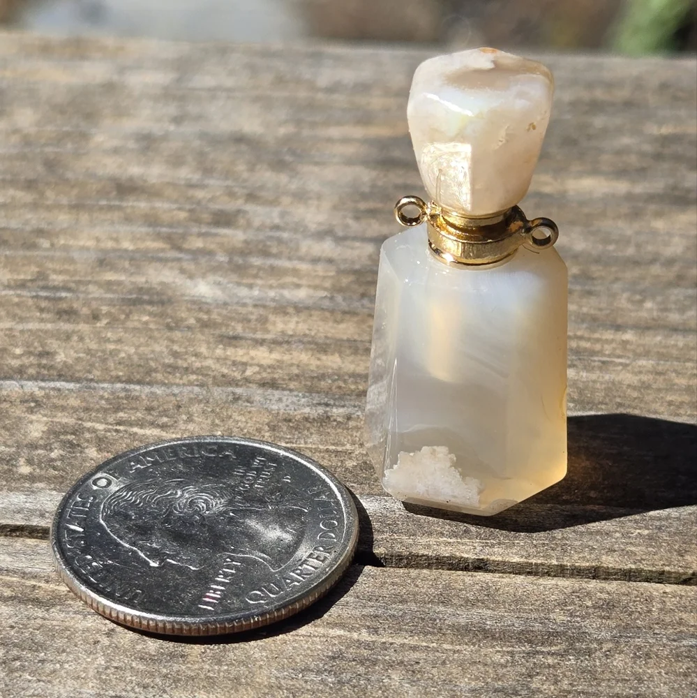 Coral Agate Crystal Bottle Pendant Essential Oil Aroma Therapy - Picture 2 of 6